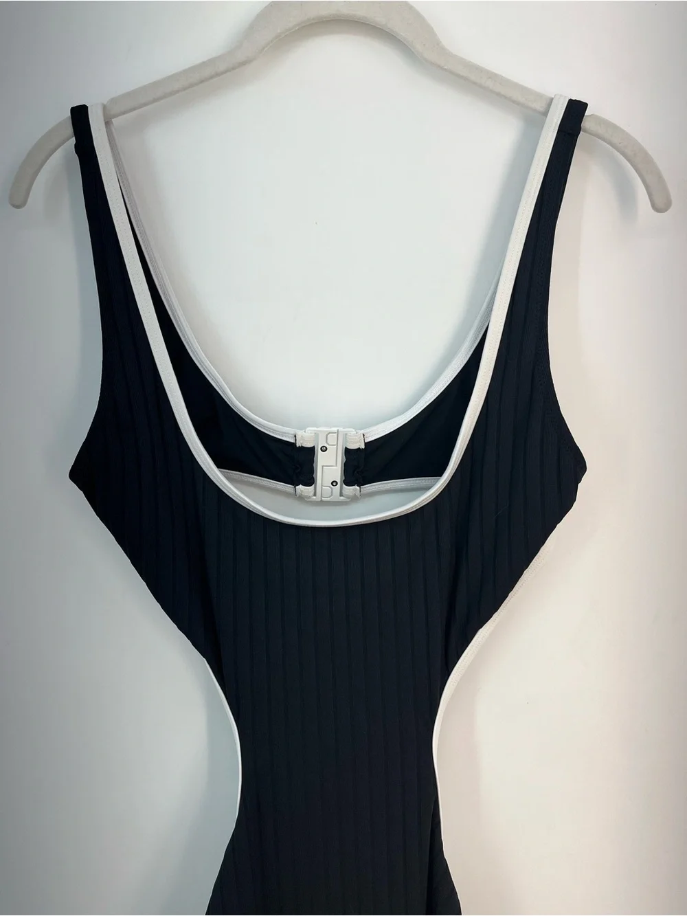 NWT Solid & Striped The Sarah One Piece 0986 Blackout LARGE women white trim